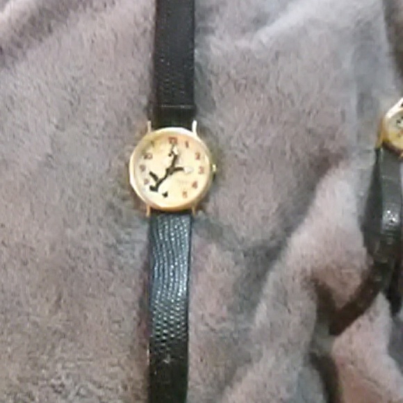Armitron LooneyTunes watch - Picture 3 of 3
